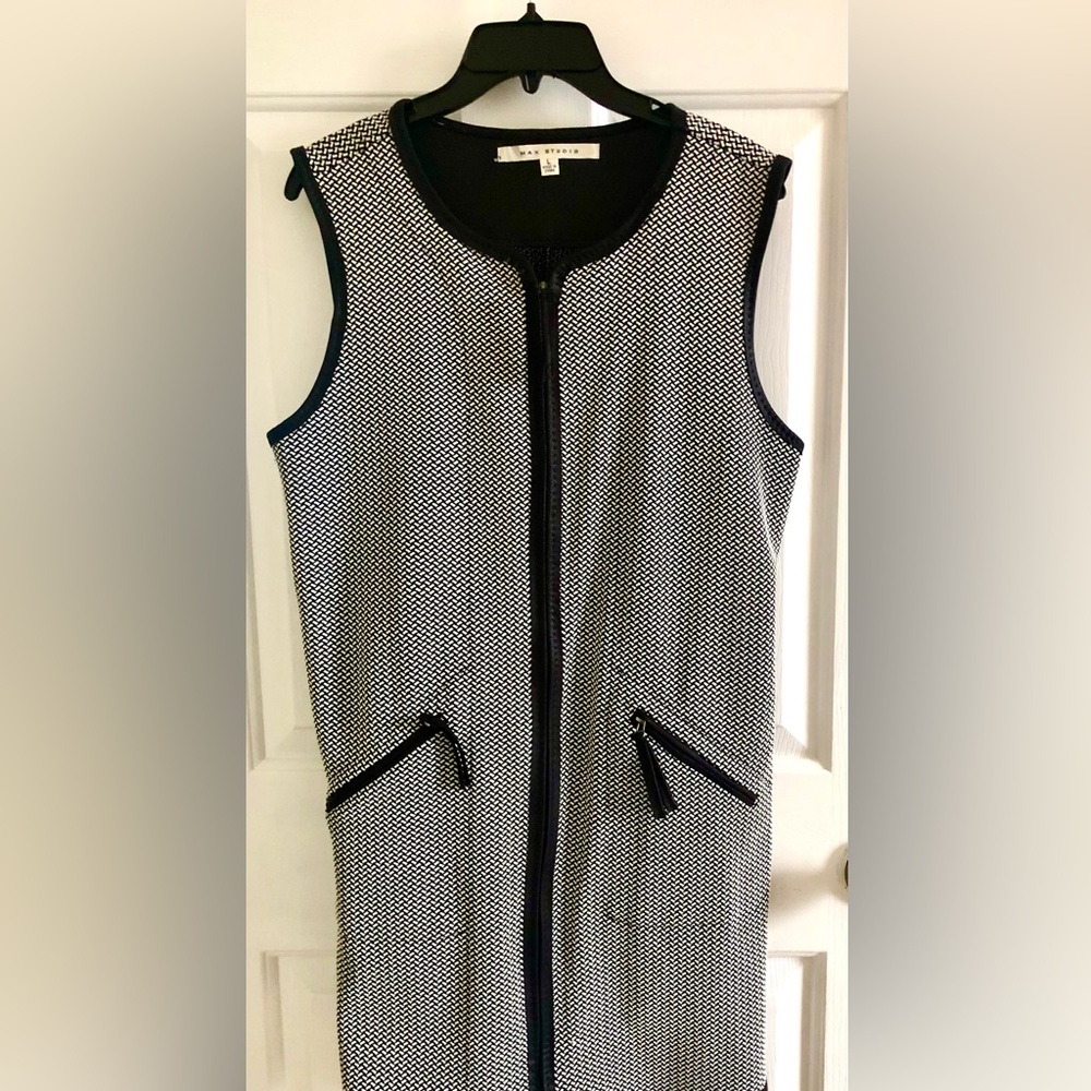 Max Studio black white zip vest